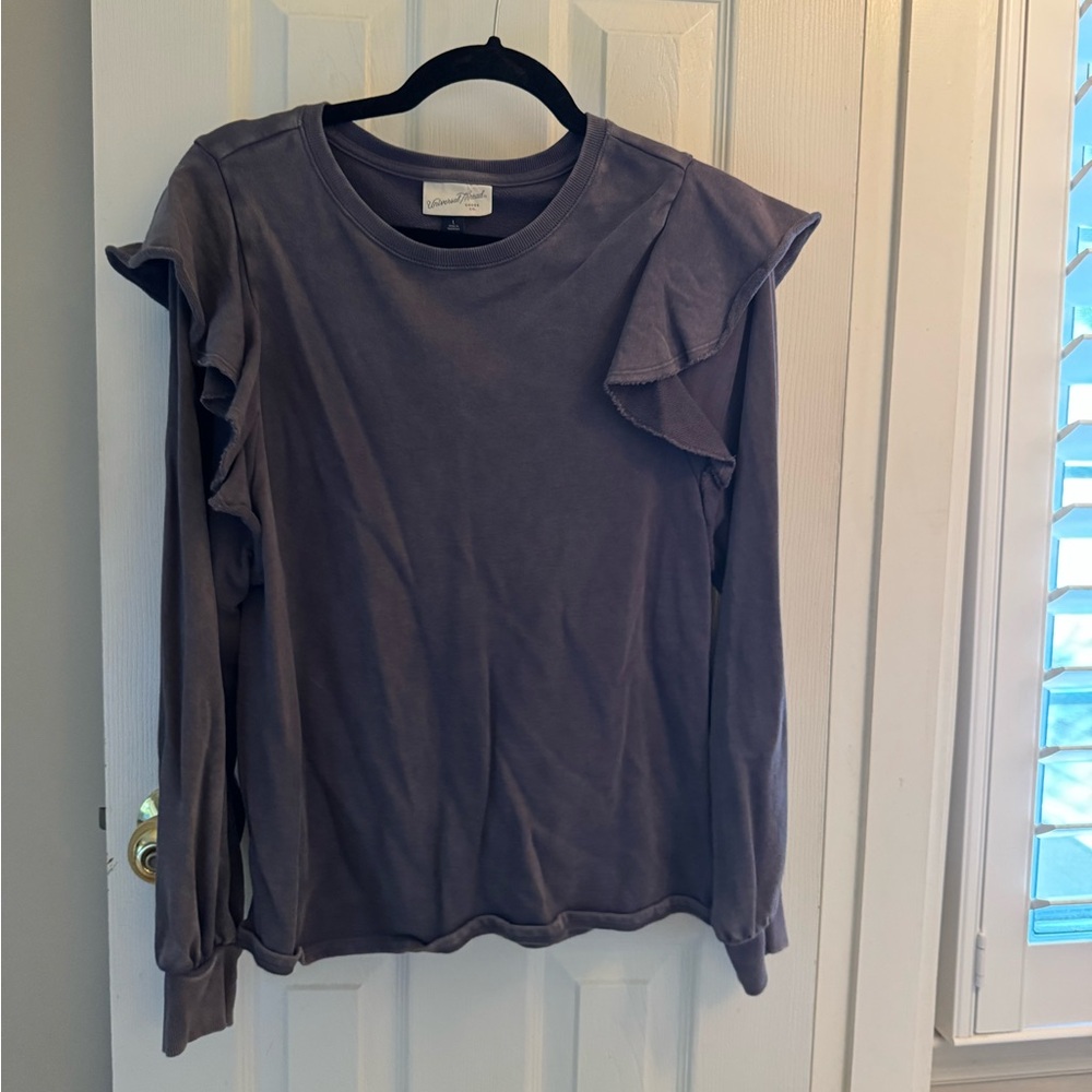 Universal Thread Women's Ruffled Sweatshirt - Gray